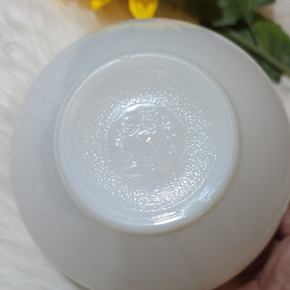 Vintage White and Brown Floral Serveware Bowl - Picture 4 of 7